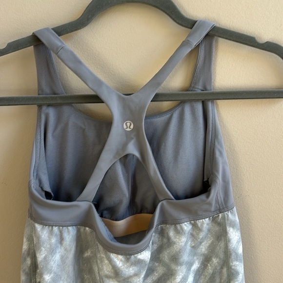Lululemon Venus Tank Gray Shelf Bra loose fit Size 6 - Picture 5 of 8